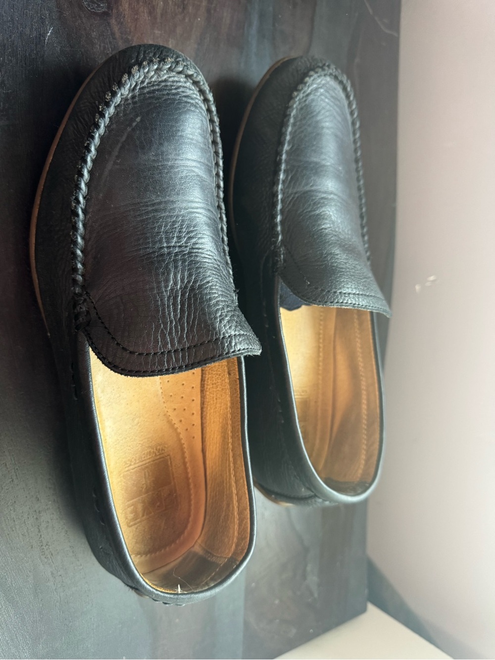 FRYE AND CO. Black Lewis Venetian Loafers
